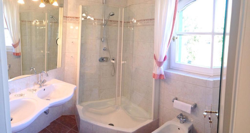 Dietrichsteinerhof Apartments & Rooms Faak am See Room photo